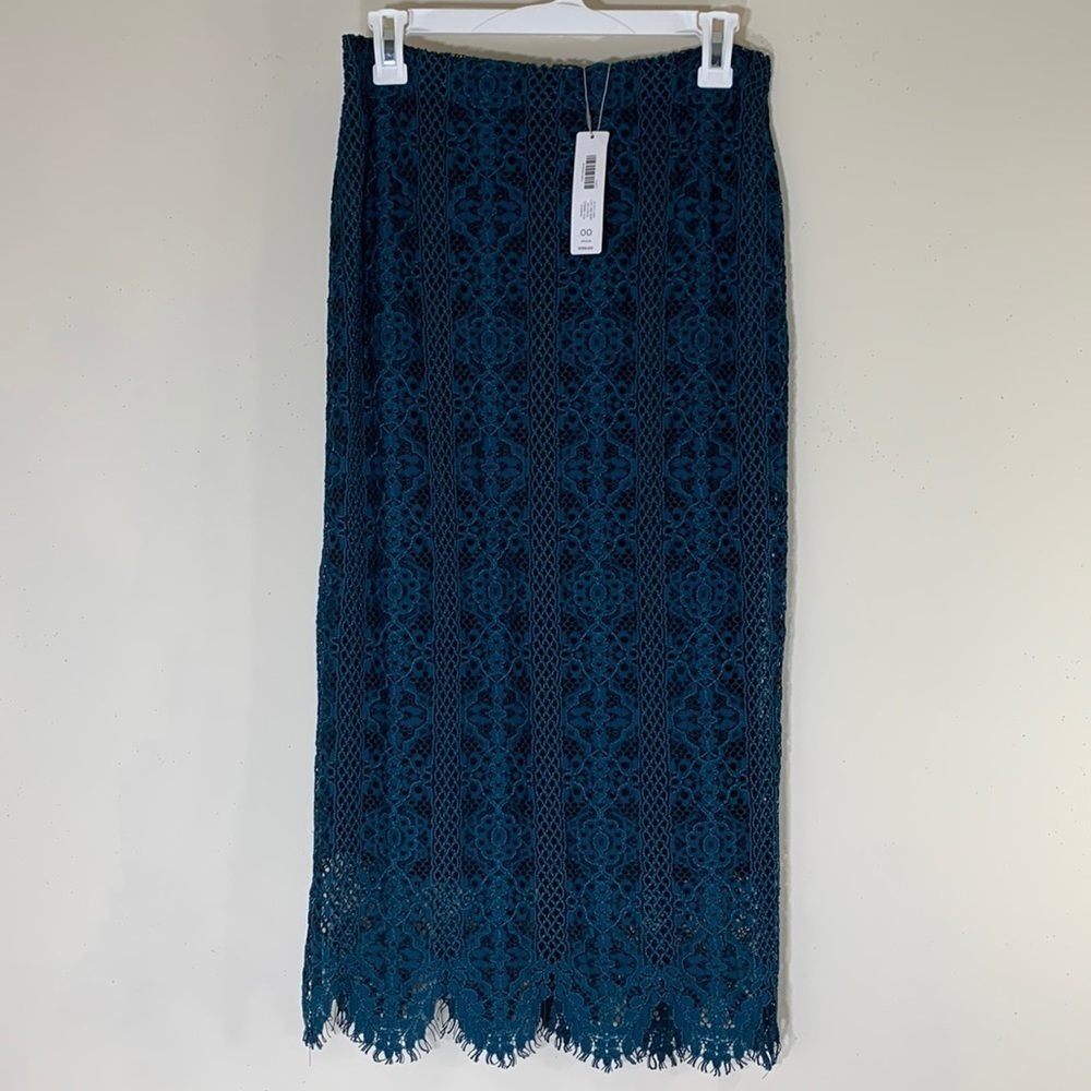 NWT. Chico’s Black Label 00 (US XS/2) Striking Teal Lace Maxi Skirt.